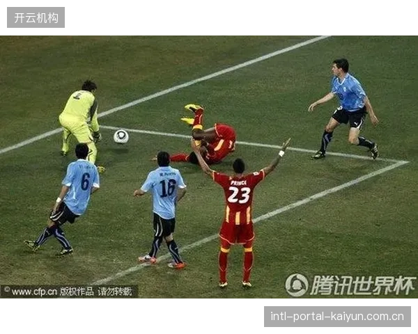 乌拉圭阵地战缺少变化，定位球或成其面对密集防守时的主要得分手段。